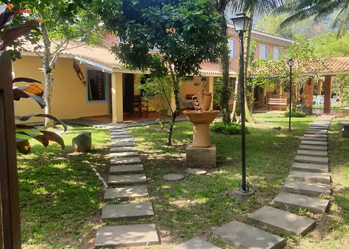 Suítes Quintal de Lázaro 1
